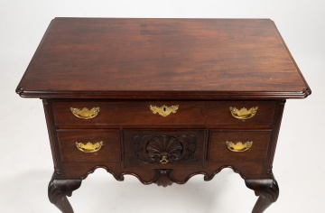 Chippendale Style Shell-Carved Mahogany Dressing Table