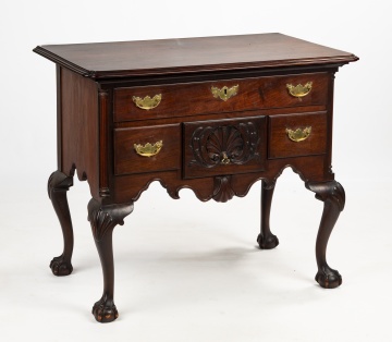 Chippendale Style Shell-Carved Mahogany Dressing Table