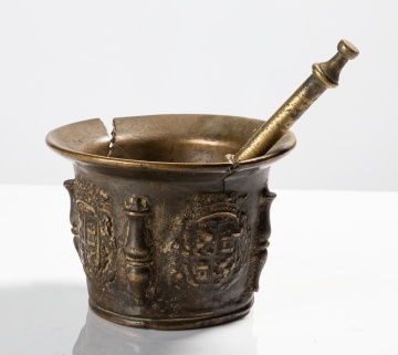 Spanish Bronze Mortar and Pestle with the Arms of the Montoya Family, 16th/17th Century