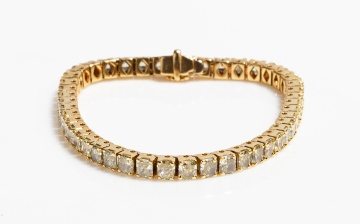 Approximately 16.50 Carat Diamond and 18K Yellow Gold Line Bracelet