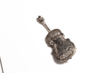 Continental Silver Violin-Form Snuff Box