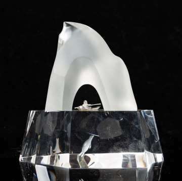 Steuben "Ice Hunter"