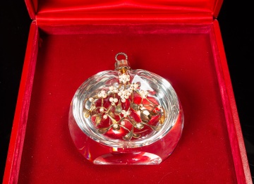 Steuben "Mistletoe"