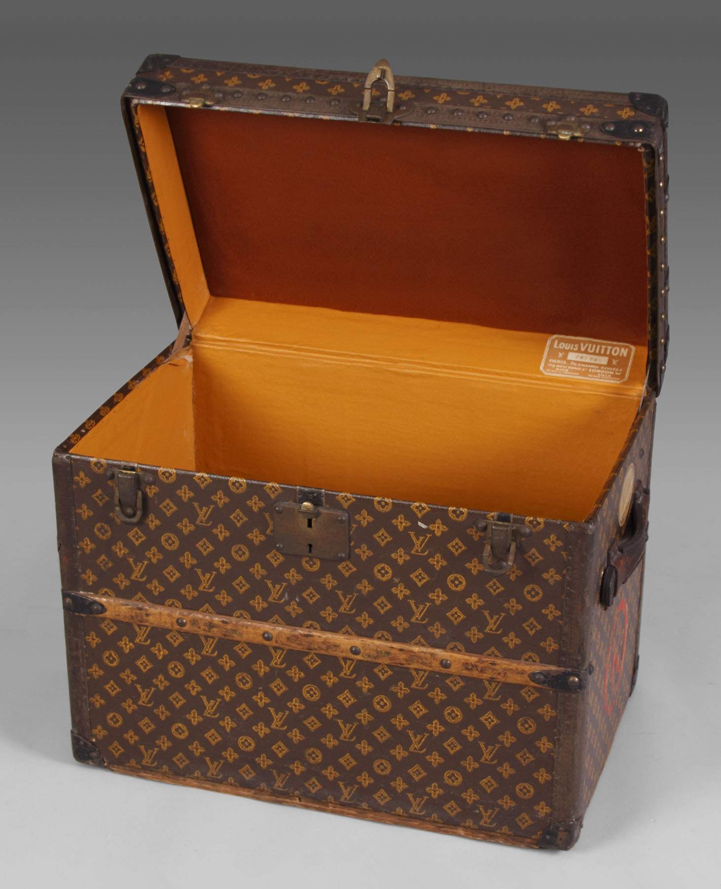Vintage Louis Vuitton Trunk Cottone Auctions