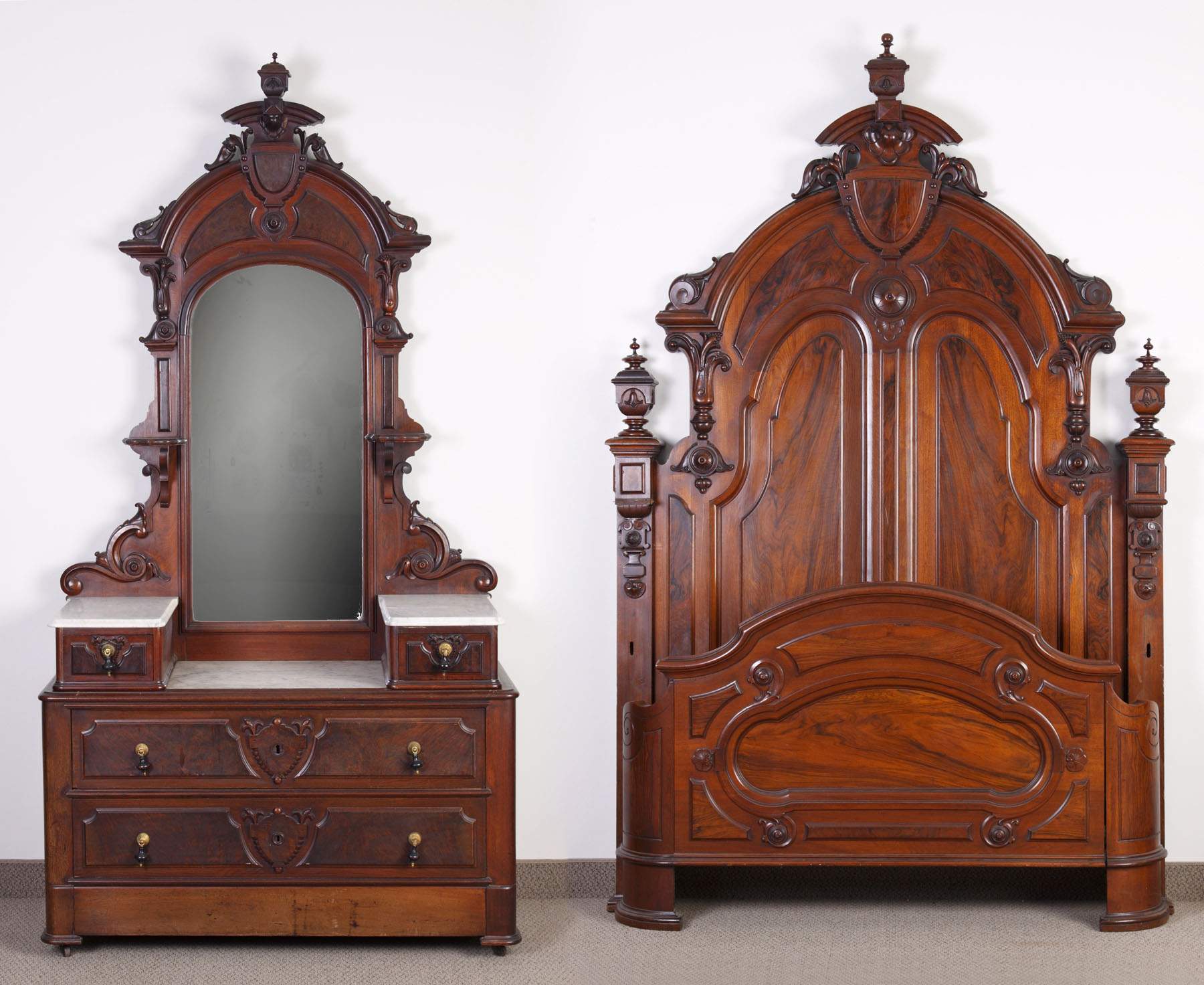 Fine Victorian Bed & Dresser | Cottone Auctions