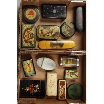 Various snuff boxes & cases