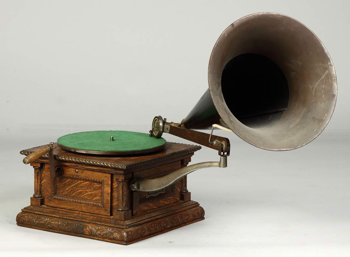 Front Mount Victor Monarch Special Cottone Auctions