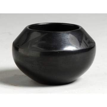 Sgn. Marie Julian San Ildefonso Pottery Bowl