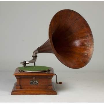 Victor V Phonograph