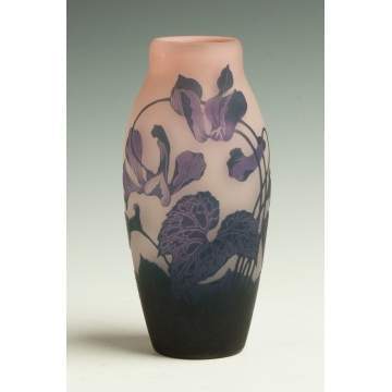 Arsall Cameo Vase with Flowers