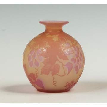 Galle Cameo Vase with Grapes 